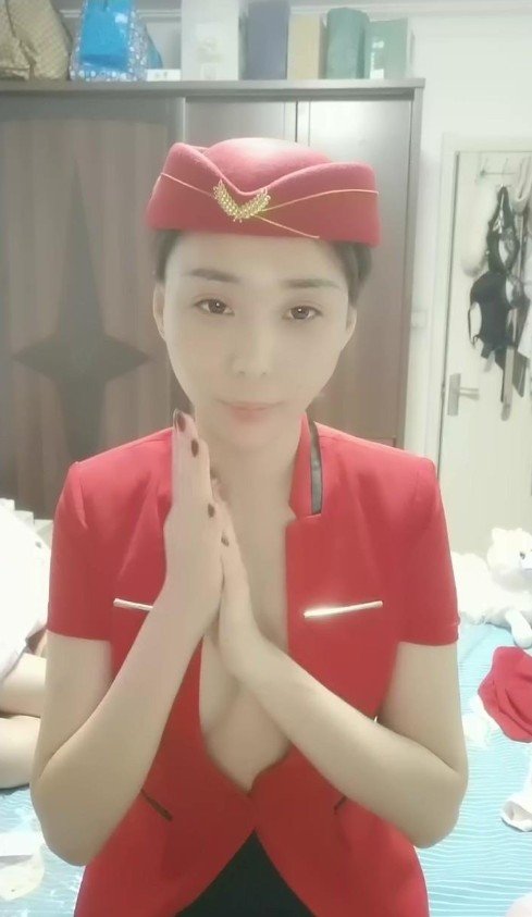 素颜在家跟小哥激情性爱穿上性感的制服诱惑让小哥舔逼各种爆草抽插浪荡呻吟捆绑束缚抠逼玩弄刺激.