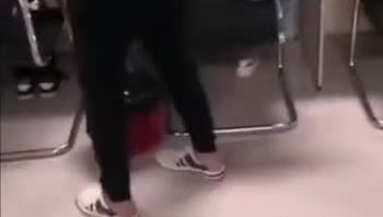 东南亚缅甸缅北园区电诈人员偷钱被管理员棍棒教训视频